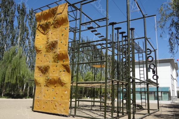 實戰(zhàn)牽引，礪刃于墻：現(xiàn)代部隊攀巖訓(xùn)練系統(tǒng)的核心設(shè)計邏輯與應(yīng)用價值